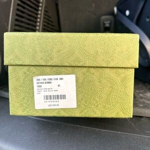 Gucci women’s thong sandal double G. Used